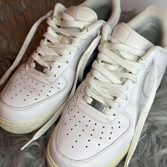 Nike Men's White Airforce 1 Shoes size 9 - Picture 12 of 15